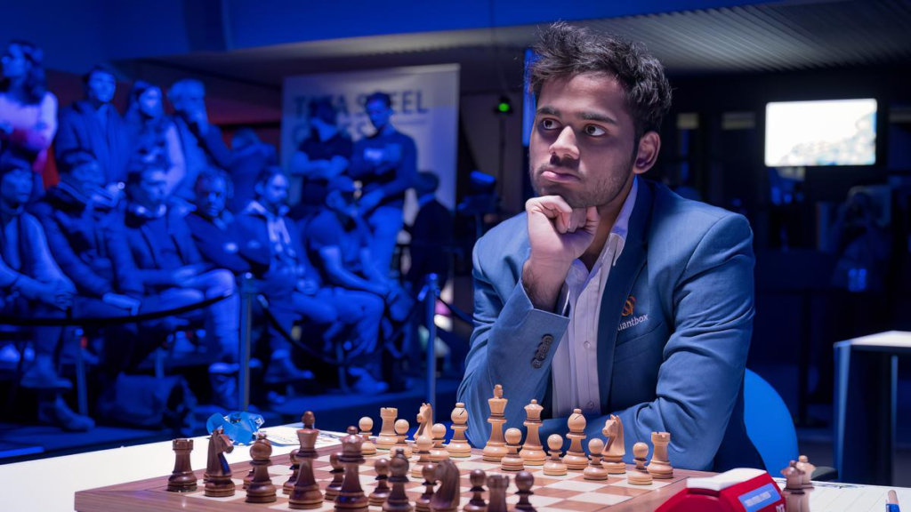 Arjun Erigaisi dethrones Viswanathan Anand as India's highest-ranked chess player! Erigaisi's rise to the top 10 globally marks a changing of the guard in Indian chess. A new era of young talent is here! 