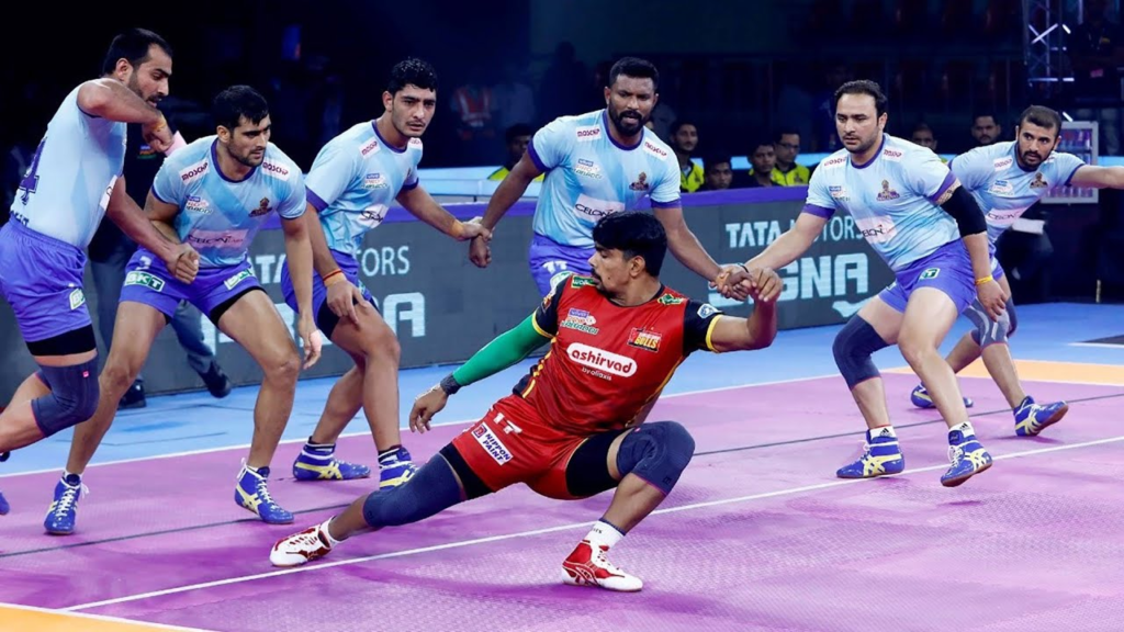Here's everything you need to know about how many players in Kabaddi teams, as well as the positions they play and their roles on the team.